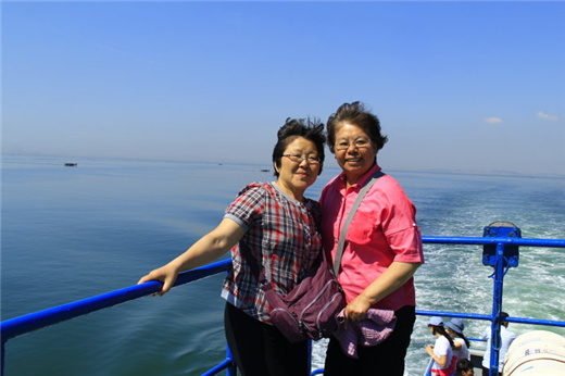 广鹿岛旅游之乘客船在海上