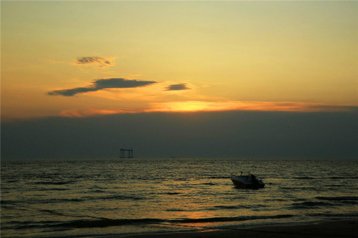 西中岛——洁净的蓝天金色的沙滩