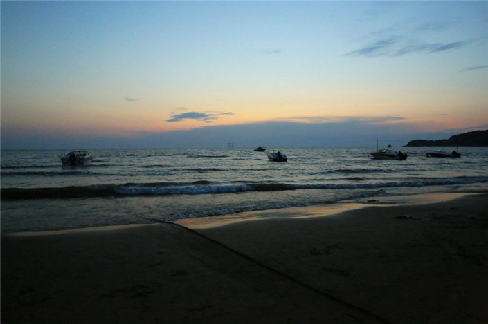 西中岛——洁净的蓝天金色的沙滩